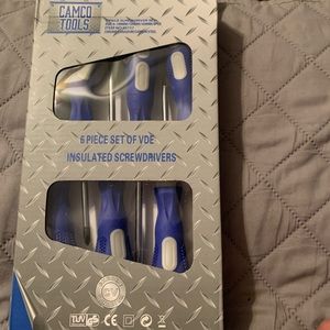 Insulated screwdriver set